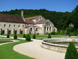 Les jardins et l'église de l'abbaye de Fontenay