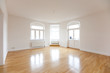 Wohnzimmer einer leeren Altbauwohnung Wohnzimmer einer leeren Altbauwohnung