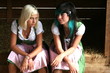 mädchen im dirndl mädchen im dirndl