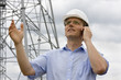 Ingenieur mit Handy