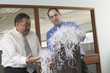 Foto: Businessmen with paper shreds Businessmen with paper shreds