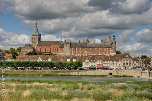 panorama sur le chateau de gien