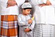 children pray