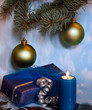 Weihnachtsdekoration mit Kugeln