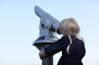 Foto: Kind und Fernrohr Kind und Fernrohr