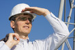 Ingenieur vor Stahlkonstruktion