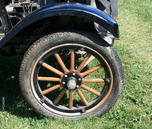 Wood Wheel of Antic Car