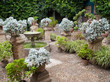 Ensemble de plantes et fontaine dans les jardins du palais