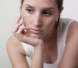 focus  visage femme ennuis problème lassitude
