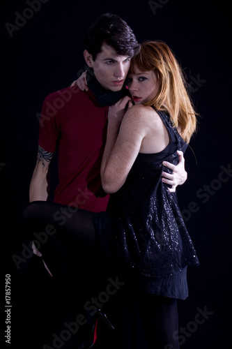 Photo: jeune couple homme et femme sensuel jeune couple homme et femme sensuel