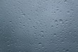 Pluie sur une vitre