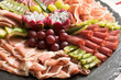 Aufschnittplatte gemischt mit Fruechten