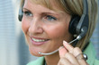 Schöne Business Frau im Büro - Callcenter - Lachen