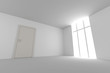Tür in leerem Zimmer