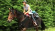 Video: Reiten Trab Eile Pferd Reiten Trab Eile Pferd