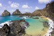 Foto: Pig bay view with two brothers islands in fernando de noronha Pig bay view with two brothers islands in fernando de noronha