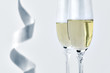 Arrangement mit Champagnergläsern
