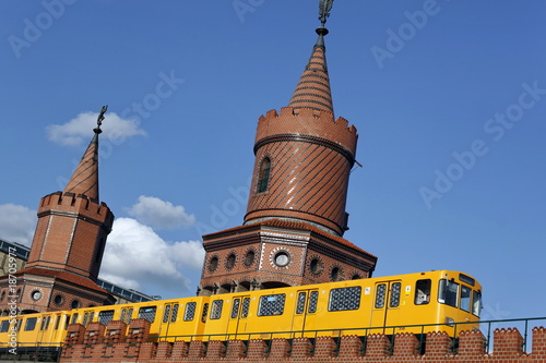 Photo: Oberbaumbrücke mit U-Bahn Oberbaumbrücke mit U-Bahn