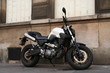 Moto en stationnement