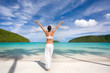 Photo en ligne au meilleur prix healthy woman yoga white beach