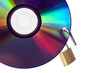 Foto: unsichere daten - DVD mit offenem vorhängeschloß unsichere daten - DVD mit offenem vorhängeschloß