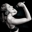 Foto: beautiful woman with headphones and mic beautiful woman with headphones and mic