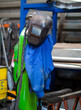 Schutzkleidung eines Schweissers in der Metall Industrie