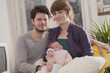 Junge Familie mit Baby, Säugling Junge Familie mit Baby, Säugling