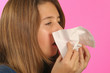Enfant malade se mouche