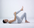 femme mouvement sport abdominaux