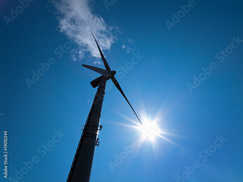 Foto: Windenergie-Alternative Strom Energie durch Windrad Windenergie-Alternative Strom Energie durch Windrad