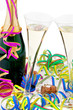 Champagner Flasche und Gläser bei Feier im Fasching