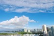空と街並み