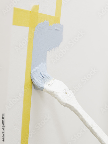 Foto: wand hellblau streichen mit pinsel wand hellblau streichen mit pinsel