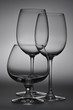 Deux verres a Vin vides et un verre a liqueur. Deux verres a Vin vides et un verre a liqueur.
