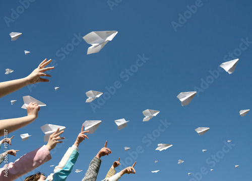 Foto: paper airplanes paper airplanes