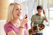 Teenager mit Handy