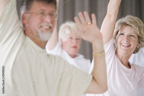 Foto: Seniors exercising Seniors exercising