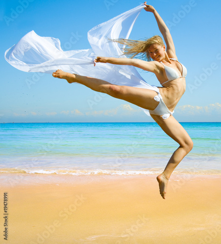 Photo: Girl beach run Girl beach run