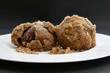 Zwei Zwetschkenknödel