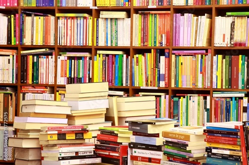 Library, Bücherwand, Buchgeschäft, Buchladen, Spanien