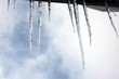 Eiszapfen am Dach