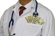 Medico con banconote da un dollaro
