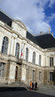 à la sortie du parlement de Bretagne