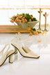 Schuhe,Damenschuhe auf weiss mit Rosen