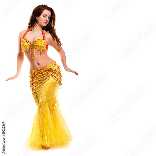 Foto: Bellydancer with white costume in motion Bellydancer with white costume in motion