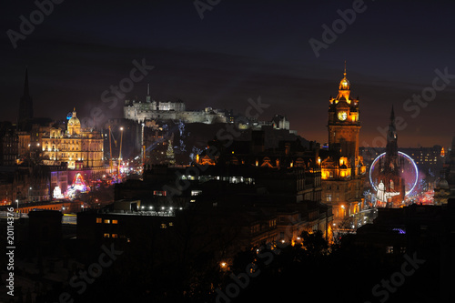 Foto: Central Edinburgh, Scotland, UK, at nightfall Central Edinburgh, Scotland, UK, at nightfall