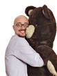 Foto: Mann umarmt Teddy Mann umarmt Teddy