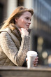 Frau , Kaffee to go