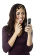 jeune femme téléphone portable plaisir lecture